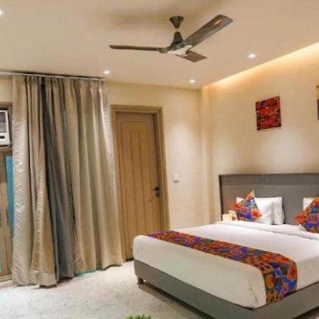 Hotel Global Corporate โนอิดา ภายนอก รูปภาพ