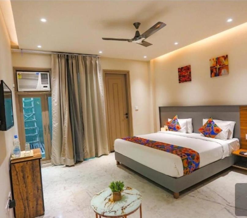 Hotel Global Corporate โนอิดา ภายนอก รูปภาพ