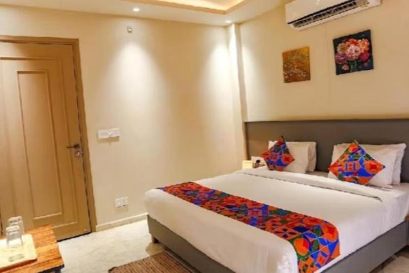 Hotel Global Corporate โนอิดา ภายนอก รูปภาพ