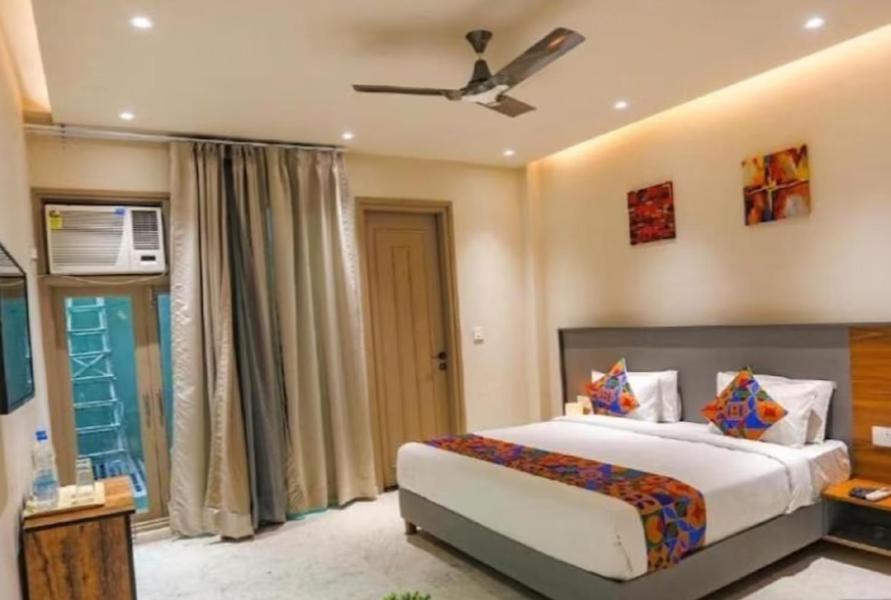 Hotel Global Corporate โนอิดา ภายนอก รูปภาพ